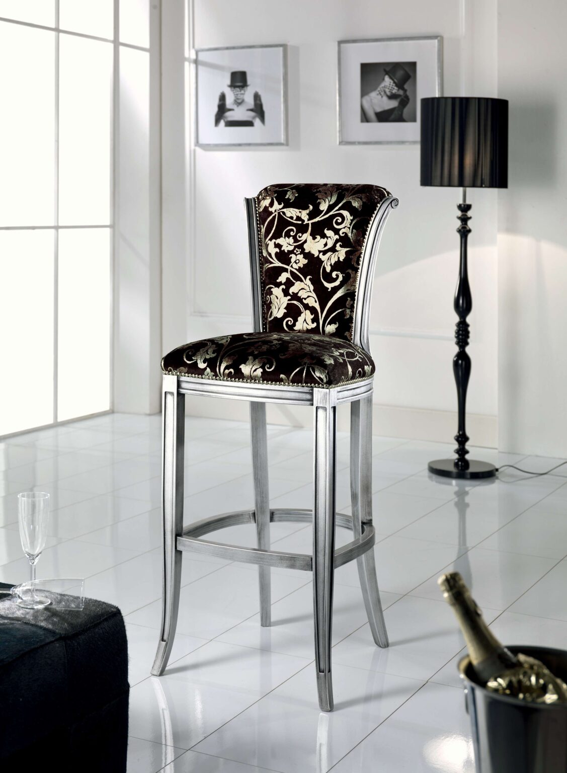 Tapicerowane krzeslo barowe glamour