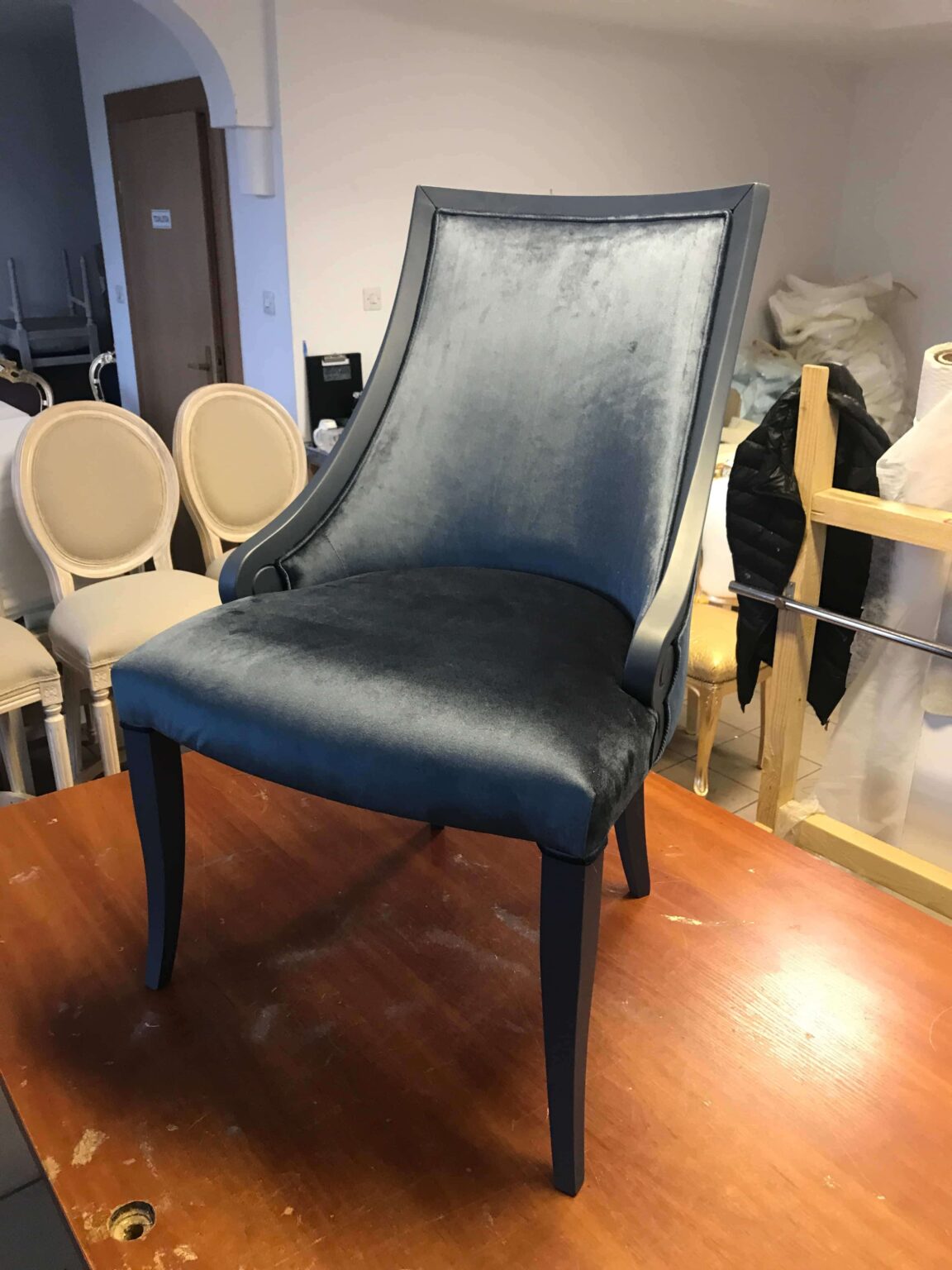 eleganckie wygodne krzeslo