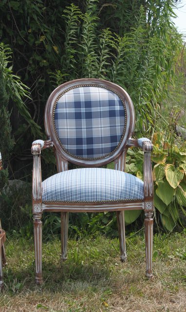 krzesla w stylu prowansalskim